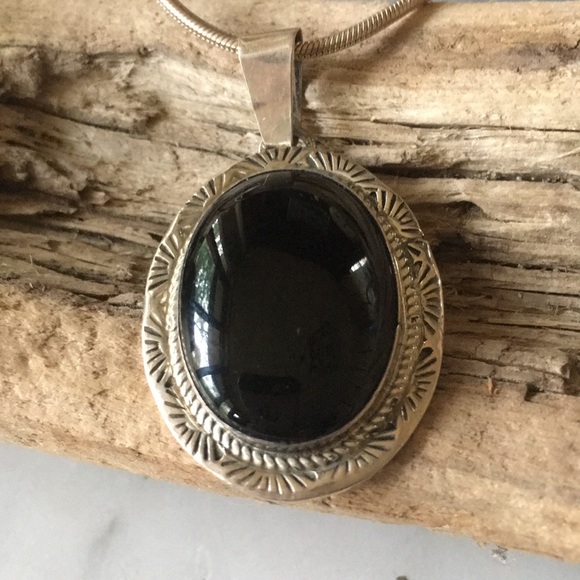 SOLD Vintage Navajo Native American Onyx Pendant - Picture 2 of 9
